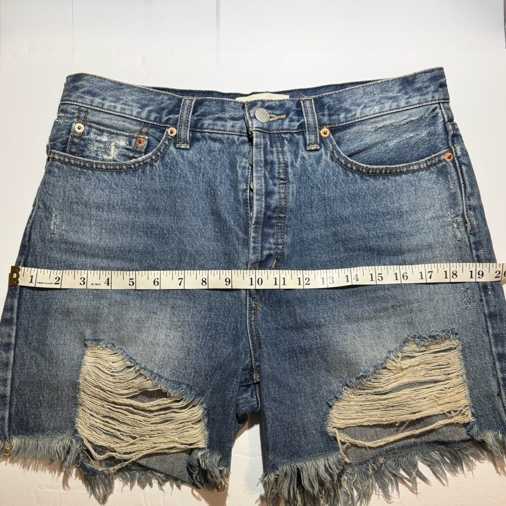 We the Free Women’s size 28 Raw Hem Denim Shorts - Picture 11 of 11
